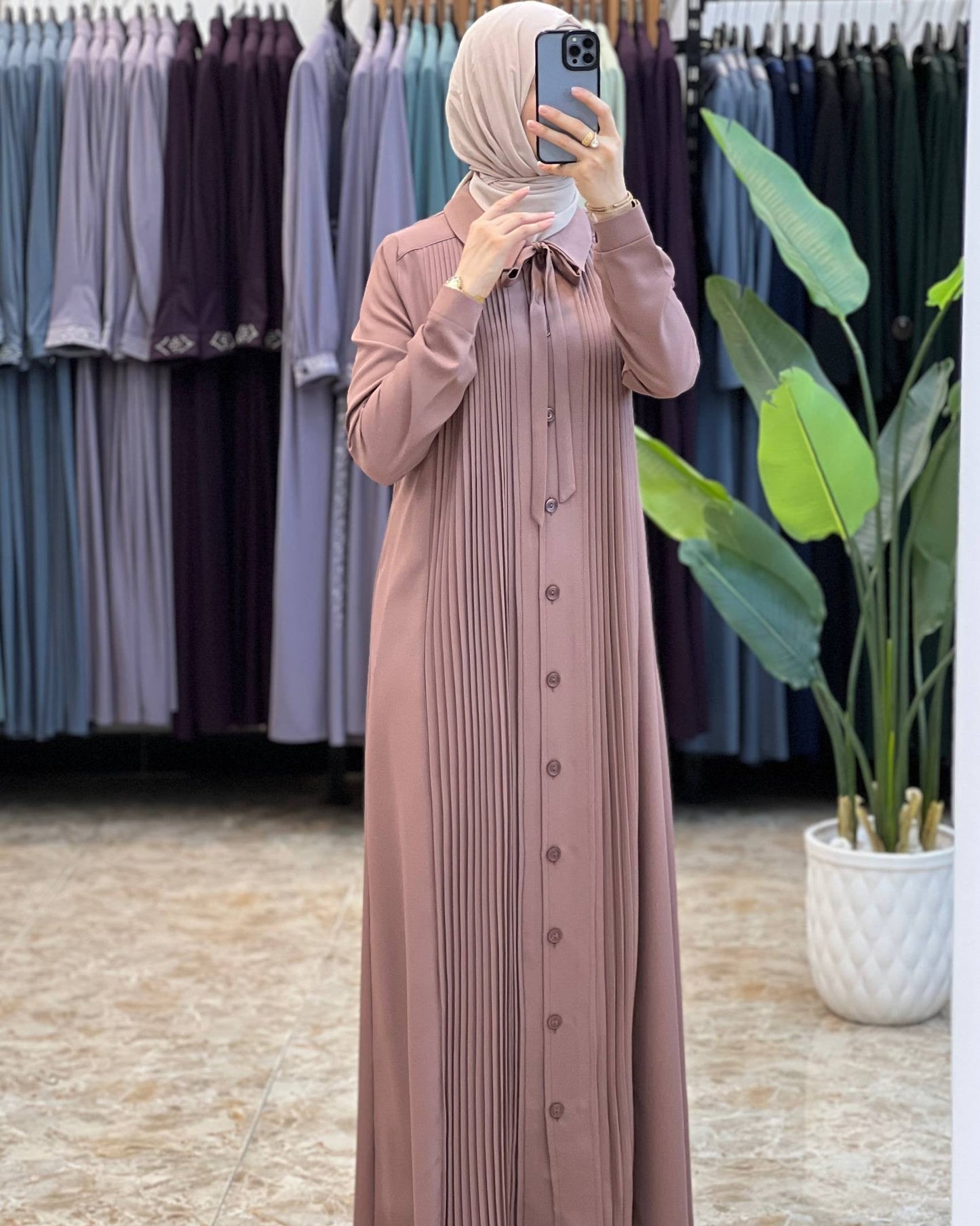 Abaya Hya – Élégance et Confort au Quotidien